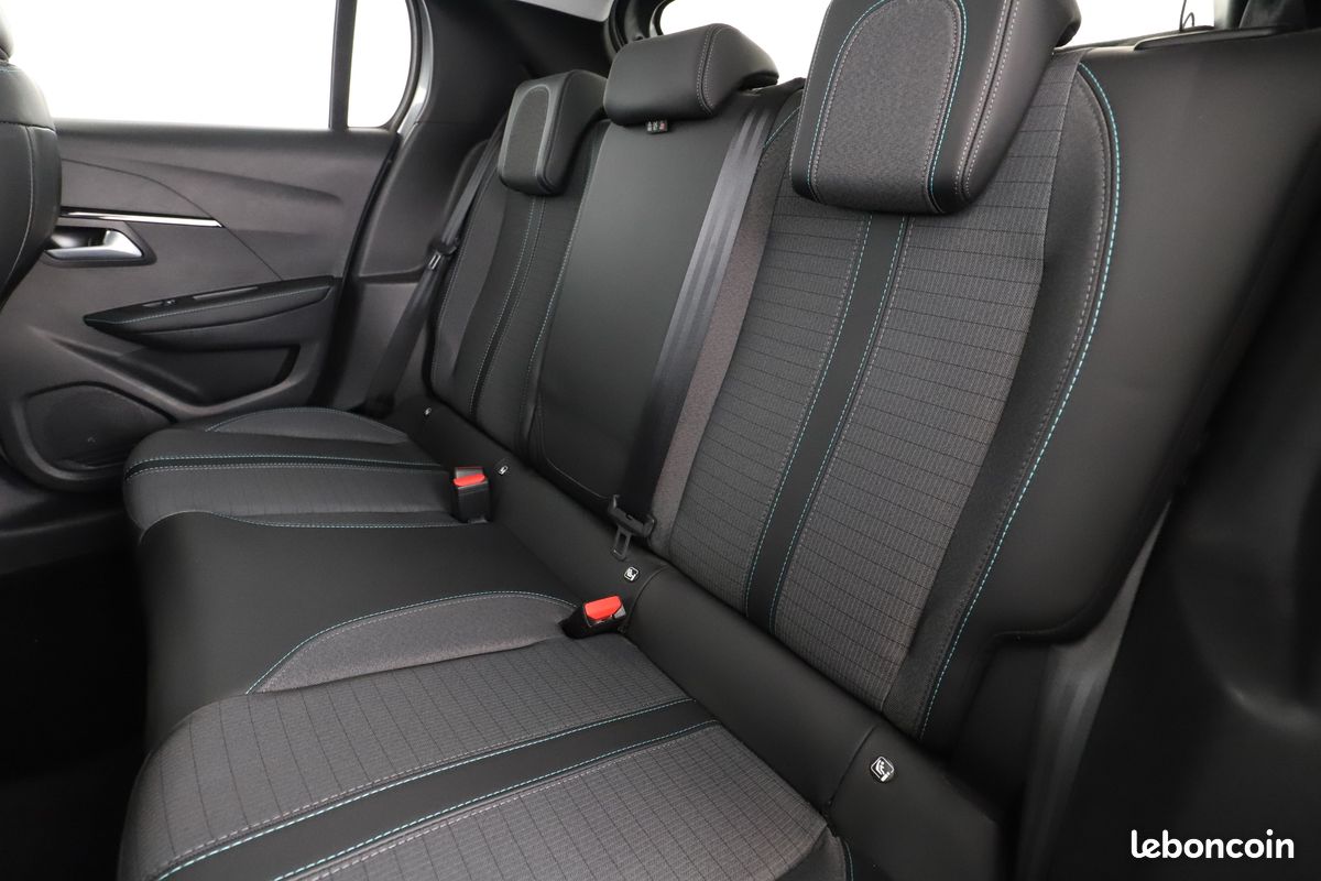 Peugeot 208 1.2 PureTech Allure Pack 100 ch (image 8)