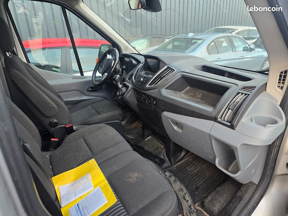 Ford transit 2,0 tdci ecoblue 130cv l2h2 accidentée (image 2)
