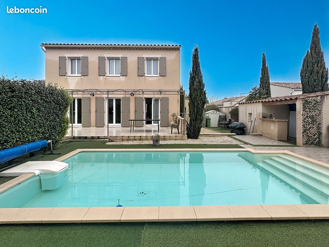 Maison 5 pièces 103 m² · à Rochefort-du-Gard · 103 m² · 379 000 €