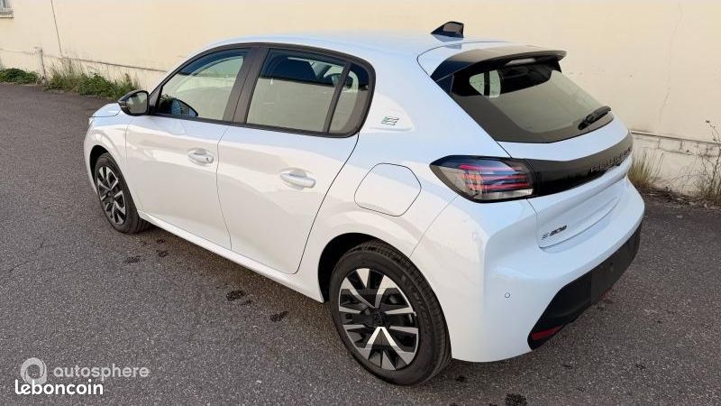 Peugeot 208 Véhicule utilitaire ou Société e-208 136ch batterie 50kWh (image 3)