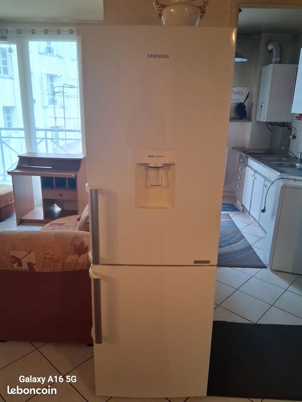 Vends réfrigérateur congélateur (image 3)
