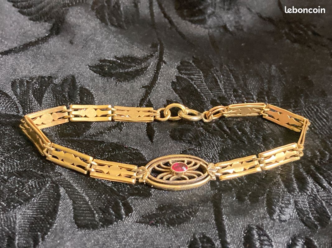 Joli Bracelet en métal doré Biche de Bère - inspiration moderniste