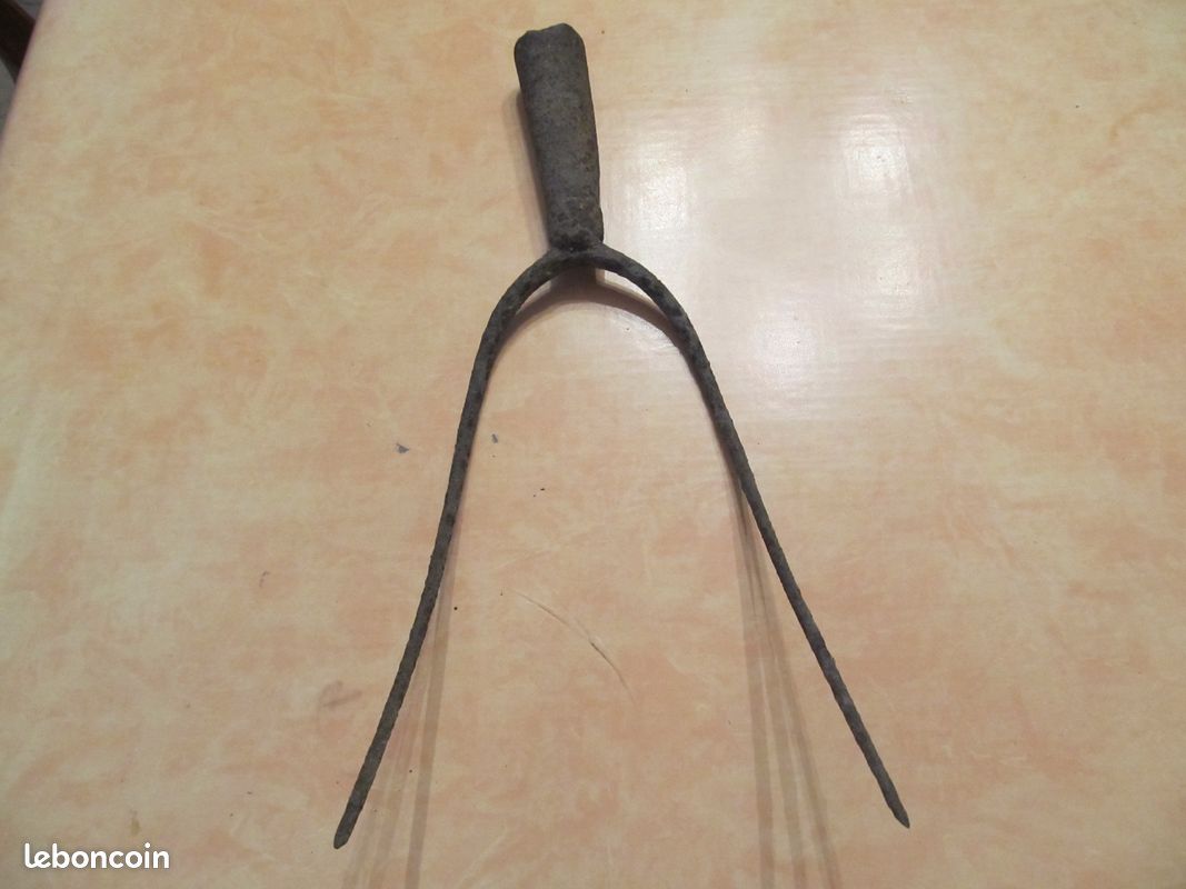 Fourche a 2 dents sans manche (image 1)