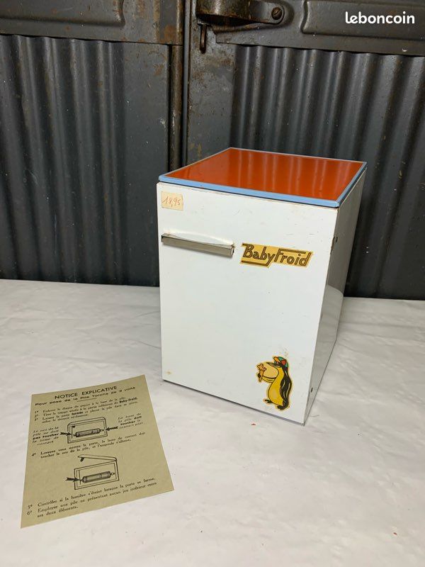 JOUET Ancien frigo américain en tôle des années 50