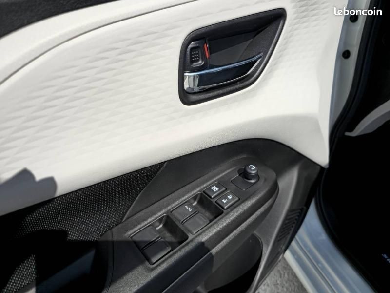 Suzuki Swift 1.2 Hybrid 83ch Avantage (image 22)