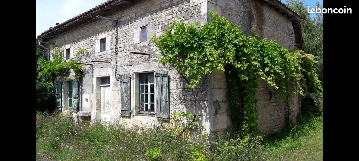 Maison 2 pièces 100 m² · à Valence-en-Poitou · 100 m² · 24 000 €