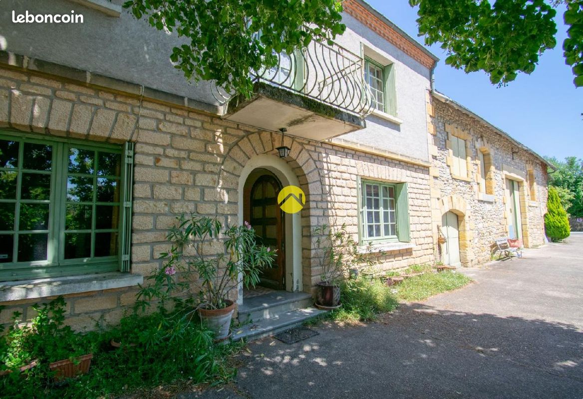 Maison 11 pièces 232 m² · à Saint-Cyprien · 232 m² · 320 000 €