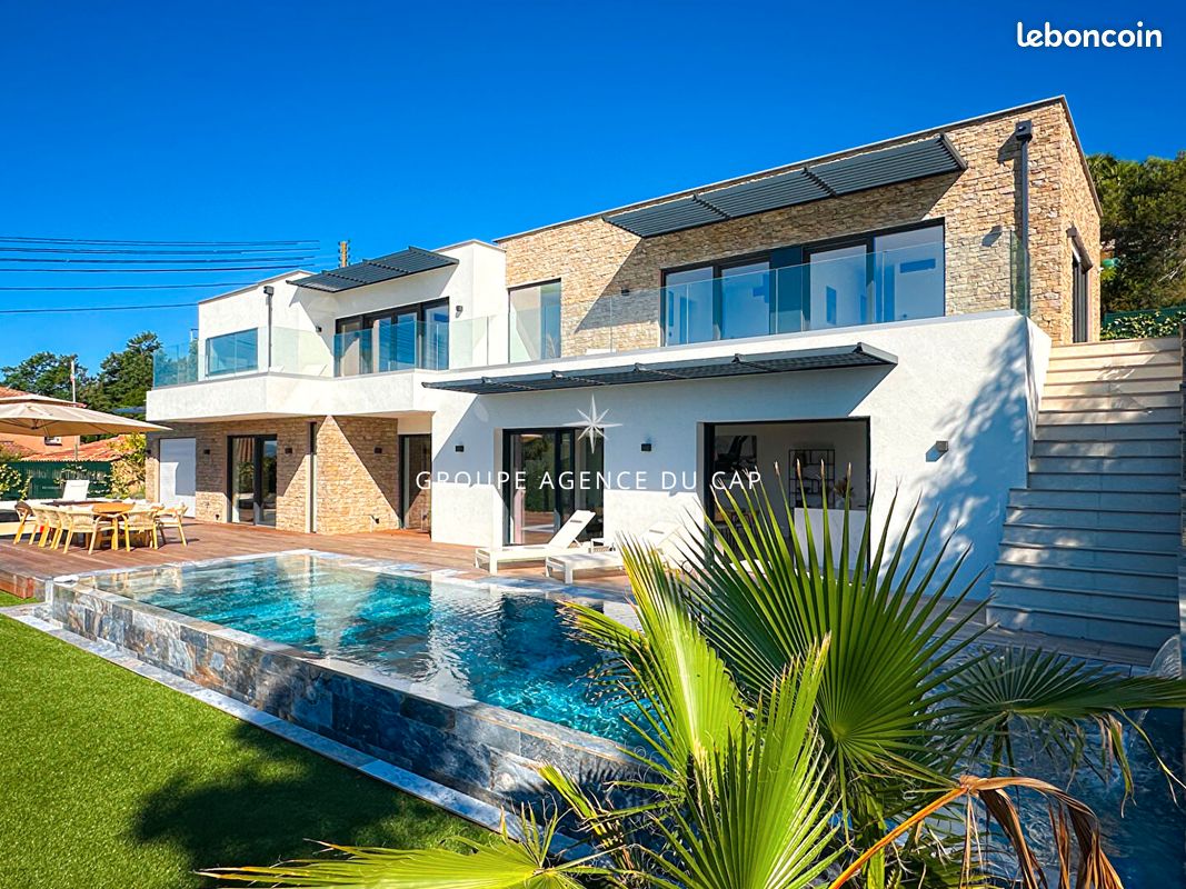 Maison 6 pièces 260 m² · à Roquebrune-sur-Argens · 260 m² · 3 400 000 €
