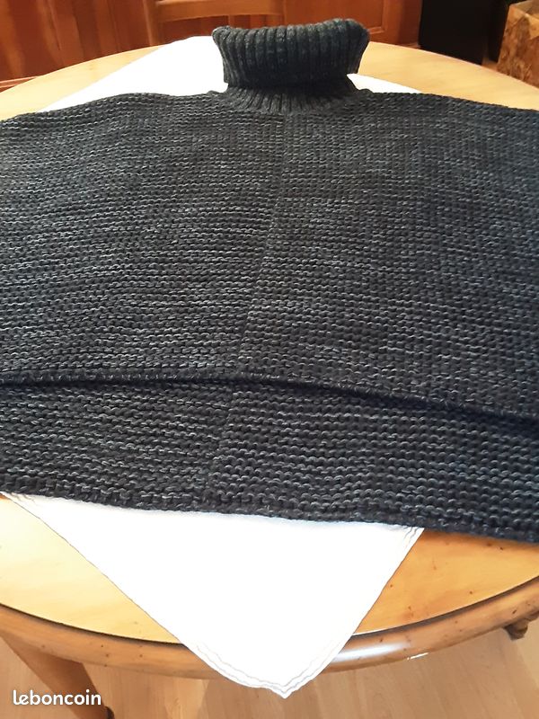 Poncho à col roulé (image 1)