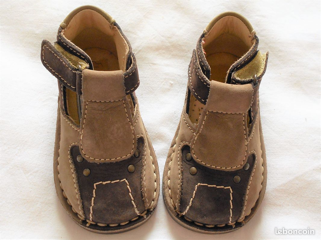 Chaussures PINHERO p 20 cuir parfait état , ENVOI OFFERT (image 2)