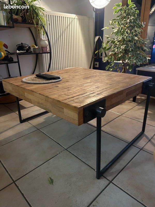 Table basse en bois (image 1)