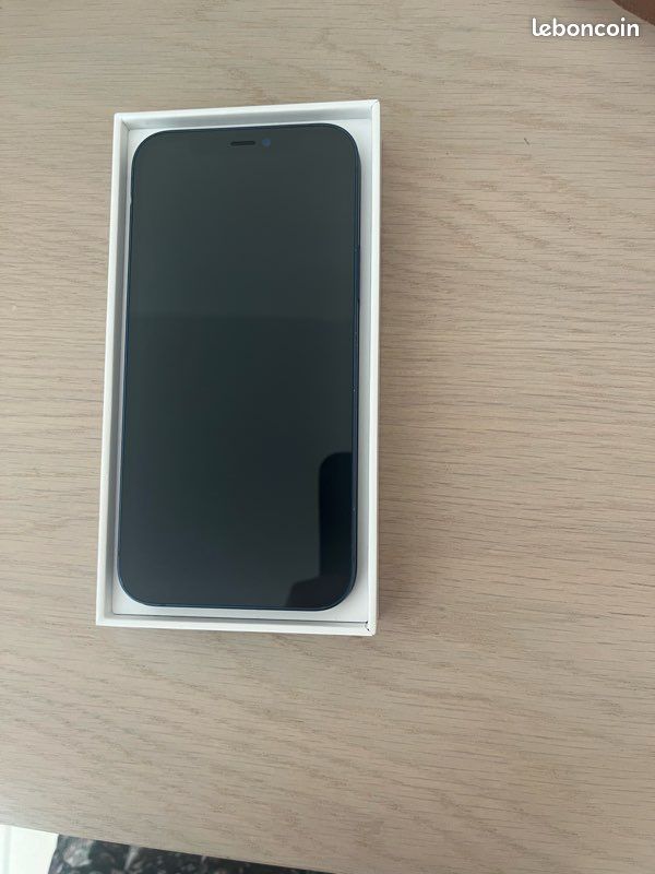 IPhone 12 (image 4)