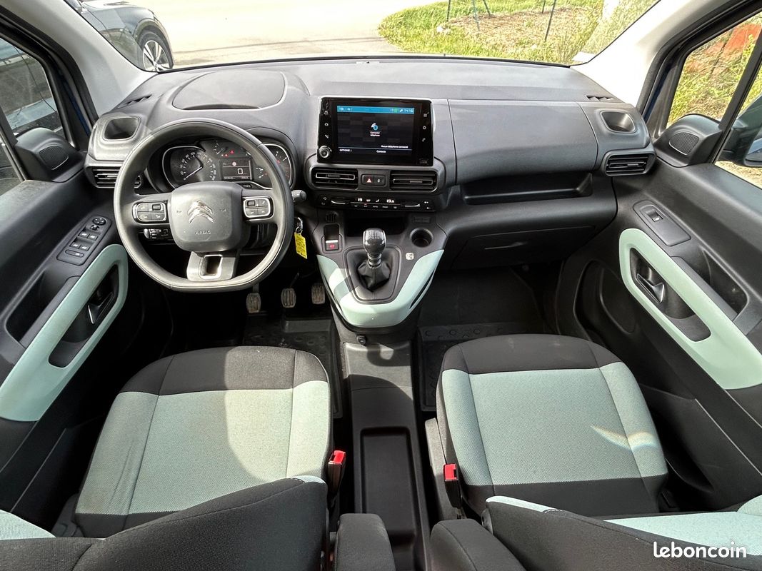Citroen Berlingo Feel Taille M 7 Places BlueHDi 130 S&S BVM6 (image 3)