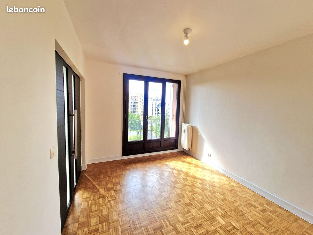 Appartement 2 pièces 60 m² · à Bondy · 59,6 m² · 175 000 €