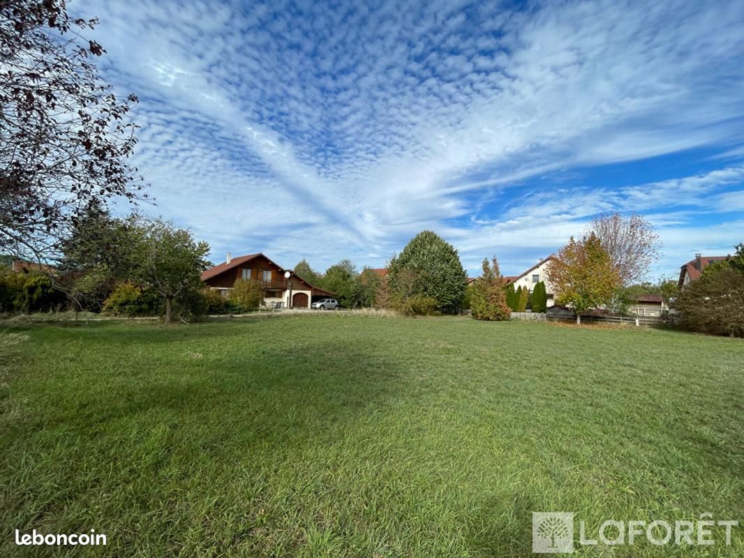 Terrain 750 m² · à Val-d'Usiers · 113 000 €