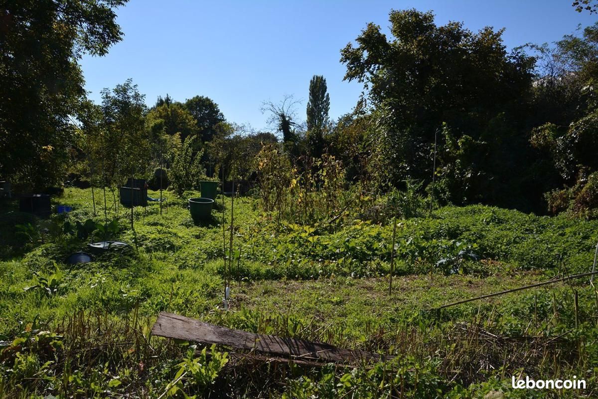 Terrain 628 m² Saint Savin · à Saint-Savin · 29 000 €