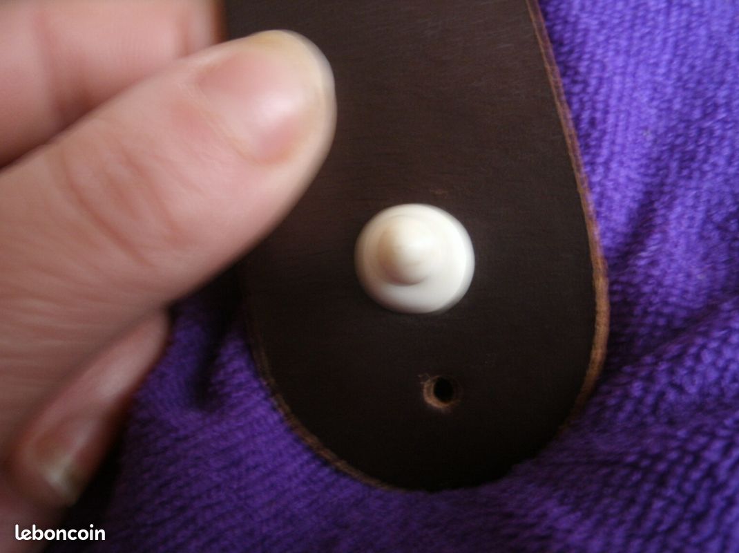 Bracelet cuir avec motif crane (image 4)