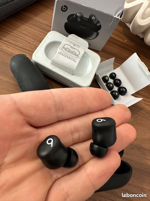Beats buds solo (image 2)