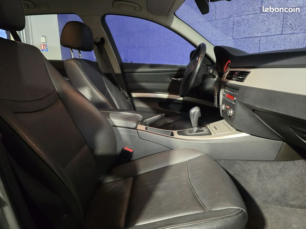 BMW SERIE 3 325i E91 3.0 PACK LUXE - BVA - SIEGES EN CUIR CHAUFFANT - ENTRETIEN A JOUR (image 17)
