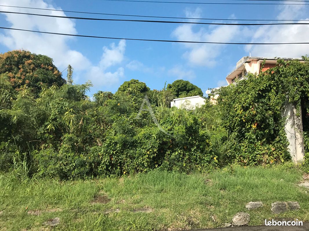 Terrain 466 m² · à Fort-de-France · 466 m² · 172 300 €