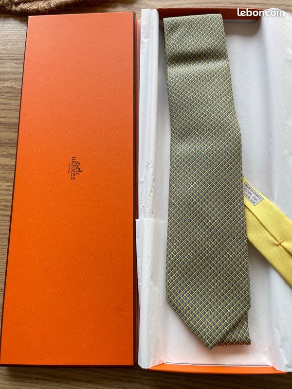 Cravate HERMÈS Soie 100% - Motif Cheval Origami Orange - Comme Neuve - Occasion Du Japon
