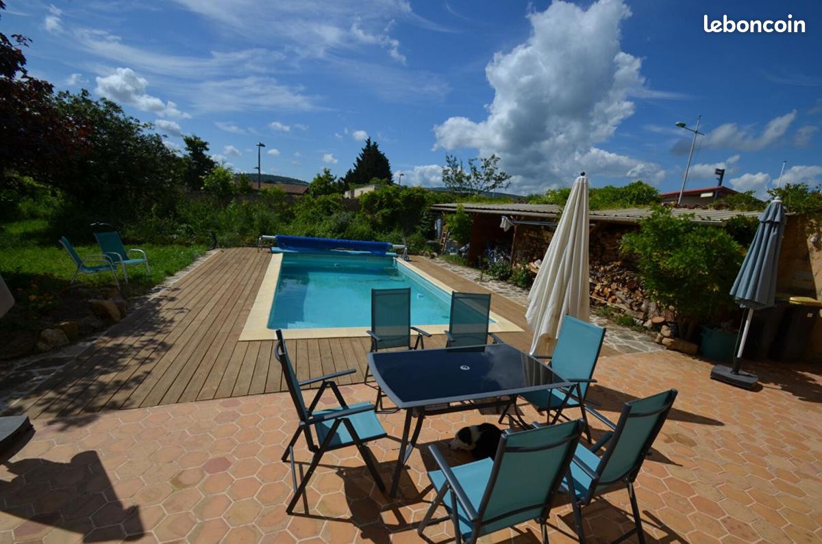 Maison 8 pièces 220 m² · à Lentilly · 220 m² · 489 000 €
