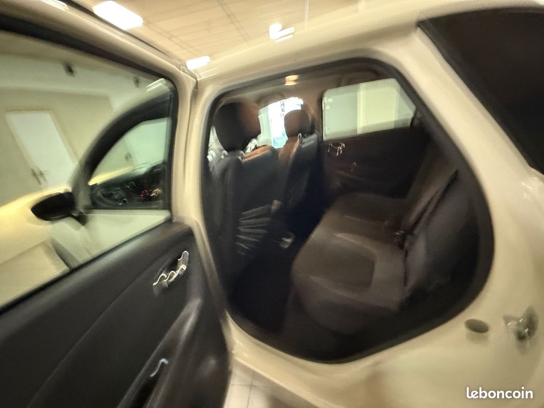 RENAULT CAPTUR TCe 120 Intens EDC (image 14)