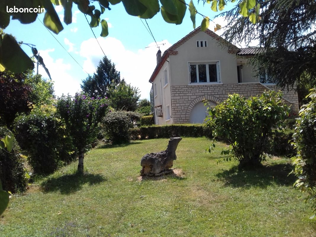 Maison 10 pièces 120 m² · à Fossemagne · 120 m² · 180 000 €