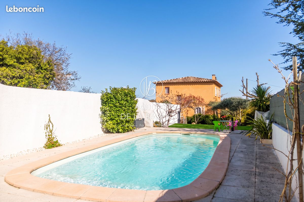 Maison 4 pièces 130 m² · à Saint-Maximin-la-Sainte-Baume · 130 m² · 425 000 €
