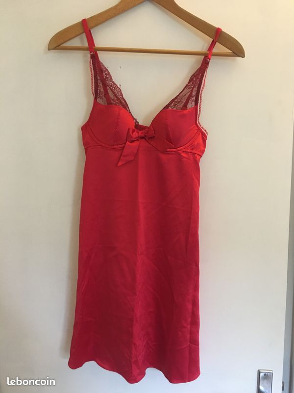 Lot de vêtements Taille S ou M en bon état voire neuf (image 1)