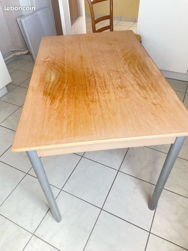 Table (image 3)