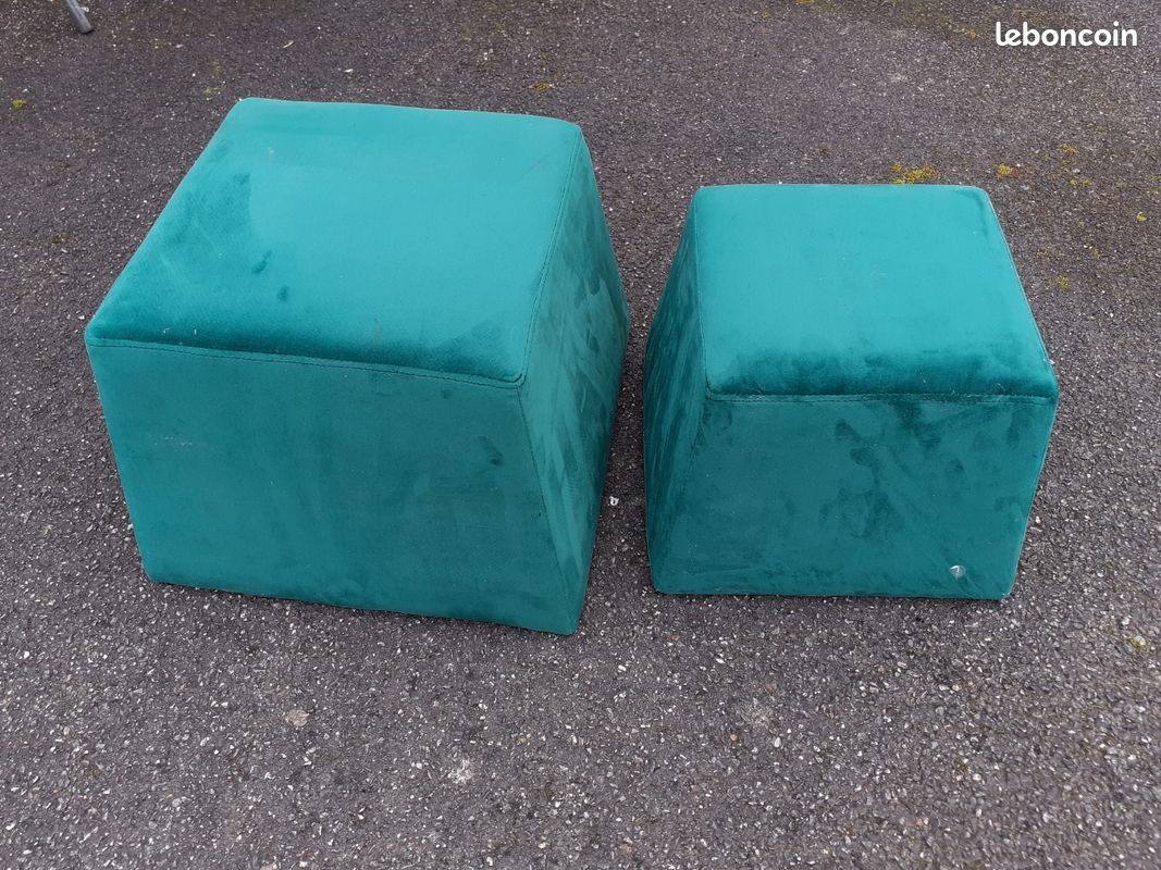 Duo de poufs velours vert (image 1)