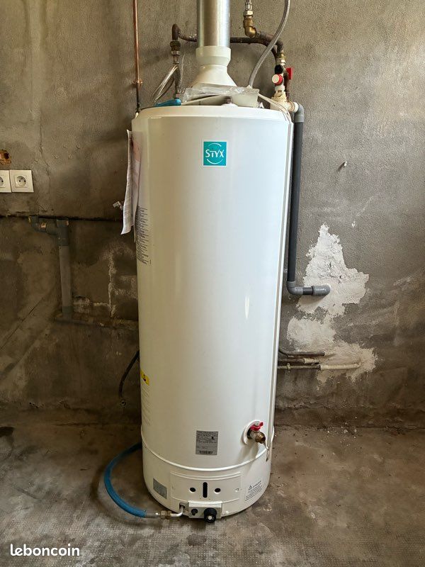 Chauffe-eau Gaz STYX 160 Litres - Au Sol - Occasion (6 Mois D'usage)