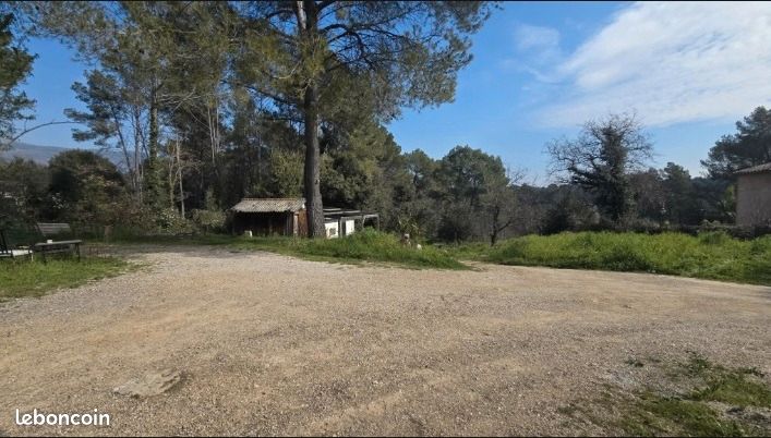 Terrain 2044 m² · à Peymeinade · 299 000 €