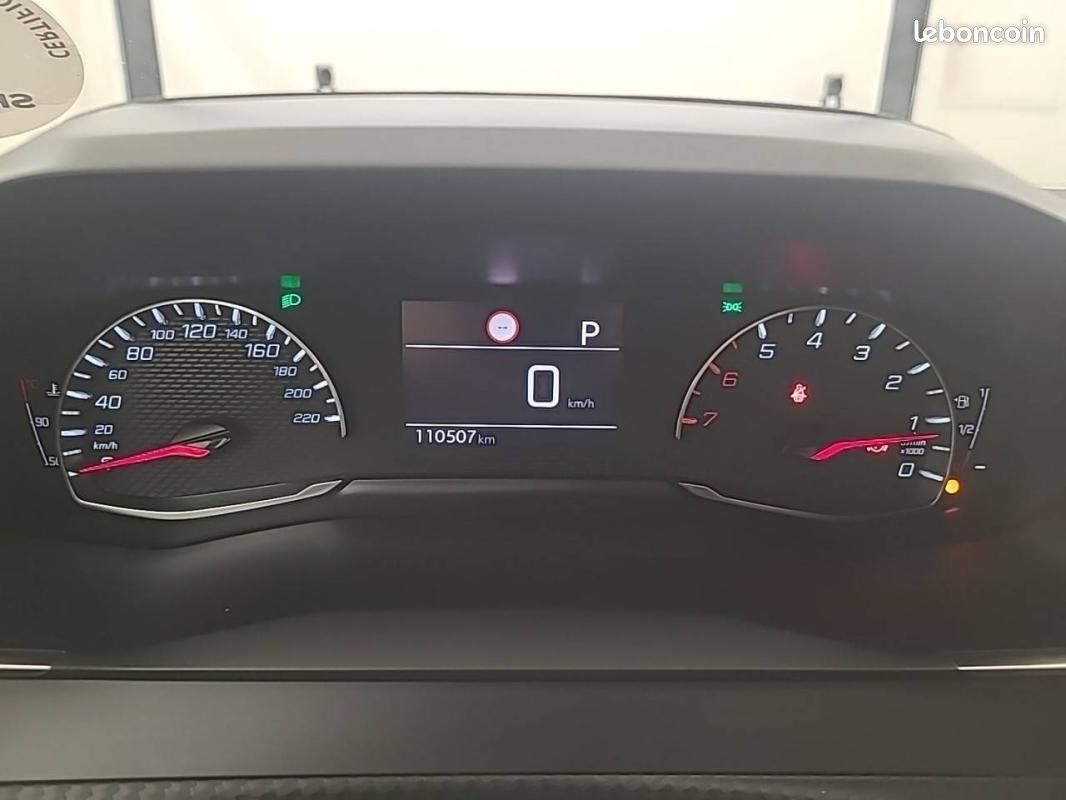 Peugeot 2008 BlueHDi 130 S&S EAT8 - Allure (image 10)