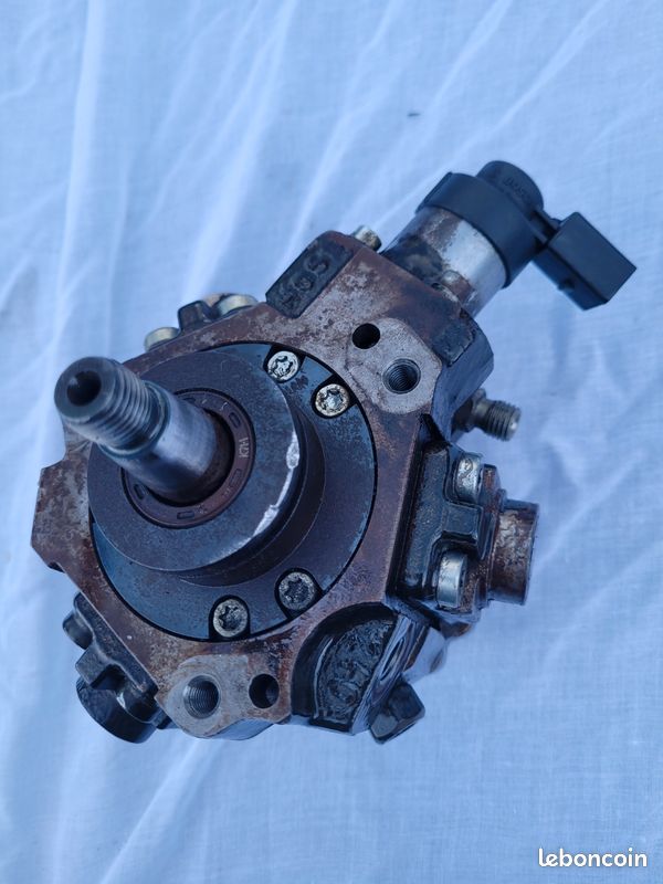 Pompe haute pression Touareg V6 TDI (image 3)
