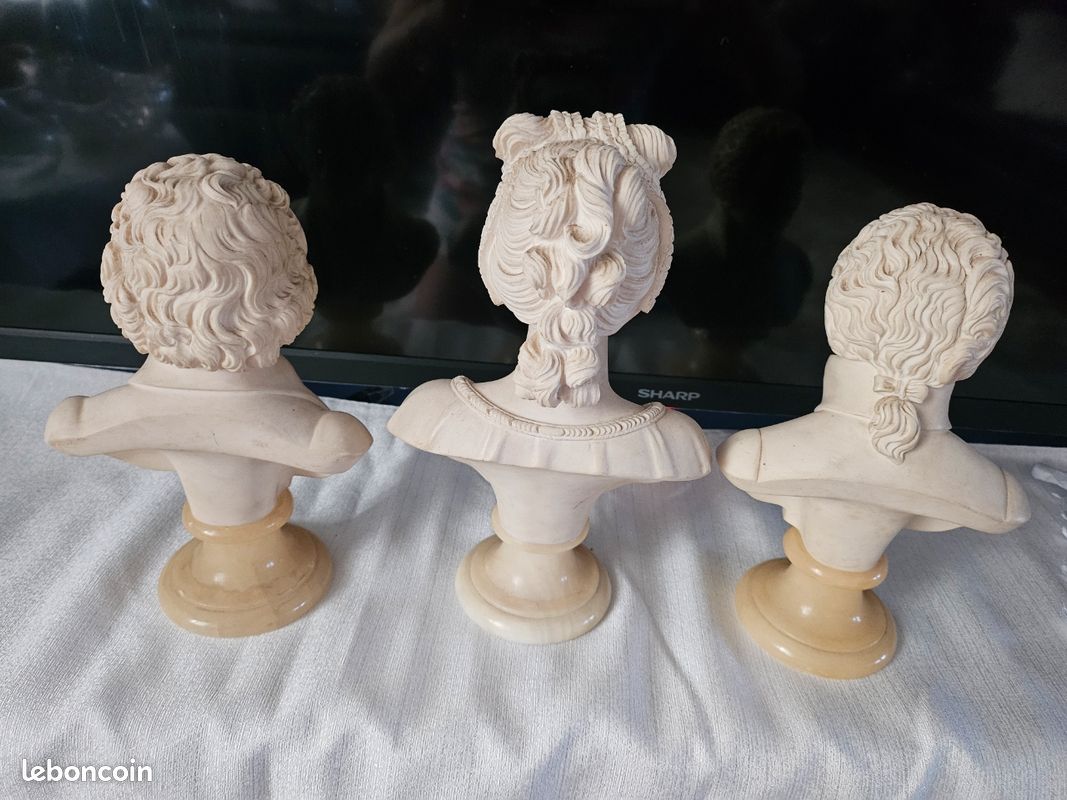 Lot de 3 statuettes (image 2)