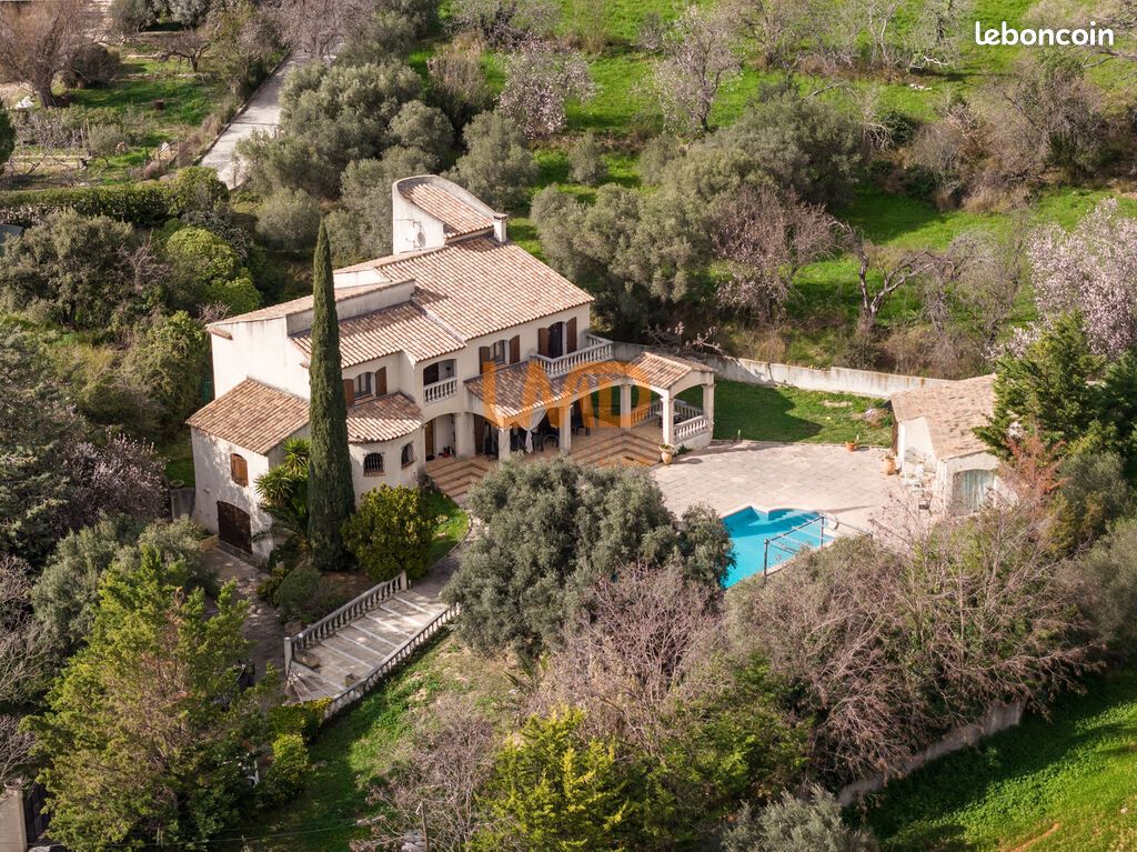 Maison 6 pièces 270 m² · à Marseille · 270 m² · 1 040 000 €
