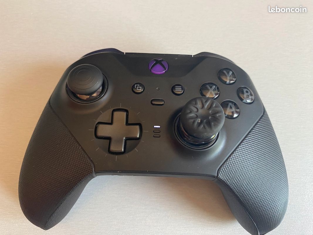 Xbox séries S +manette elite series 2+59 jeux fc25 red dead redemption 2 gta tomb raider goat simulator man eater flight simulator jeux de voiture action role et bien plus (image 4)