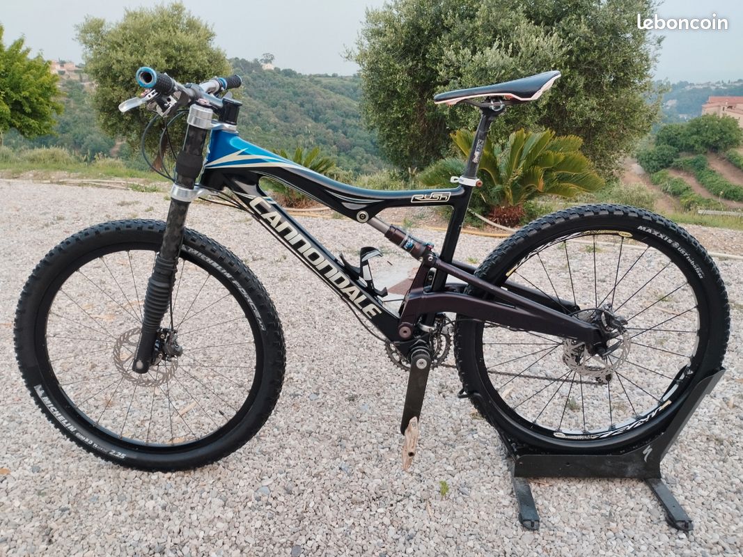 Vtt carbone CANNONDALE RUSH Vélos