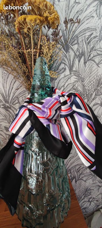 Foulard violet (image 1)