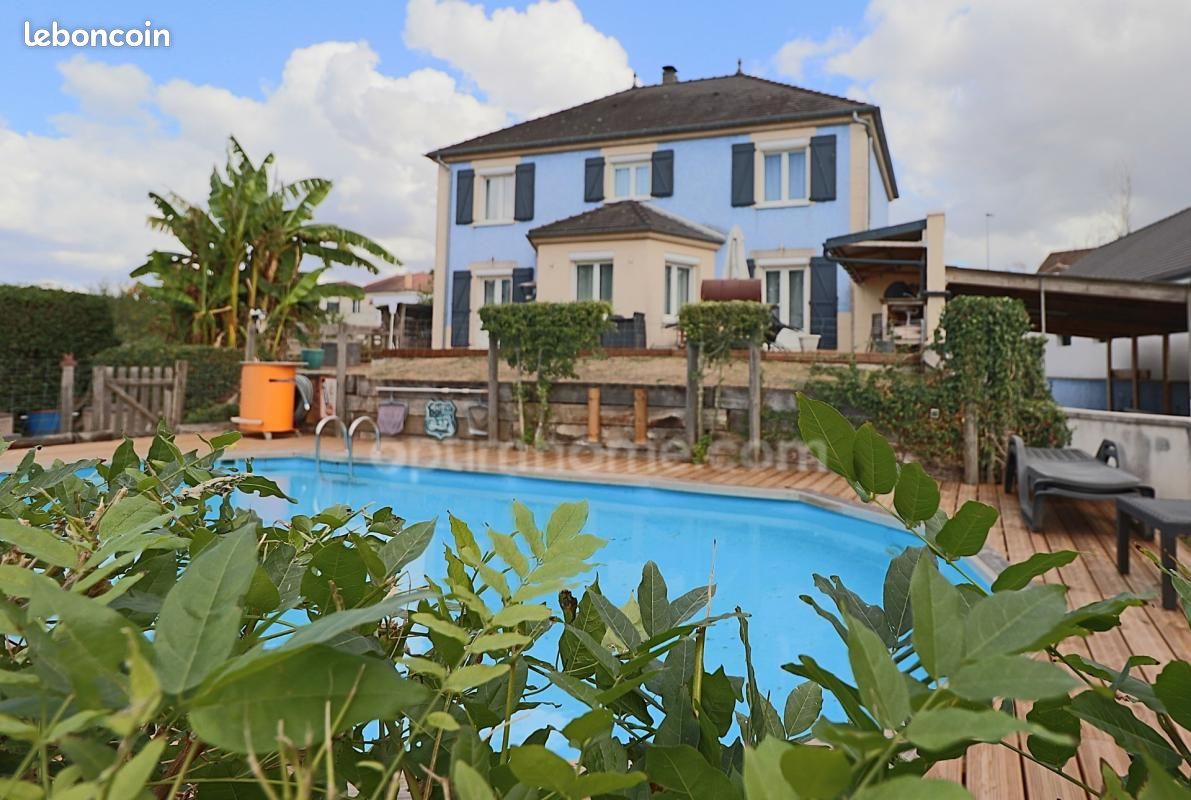 Maison 6 pièces 190 m² · à Moussy-le-Neuf · 190 m² · 630 000 €