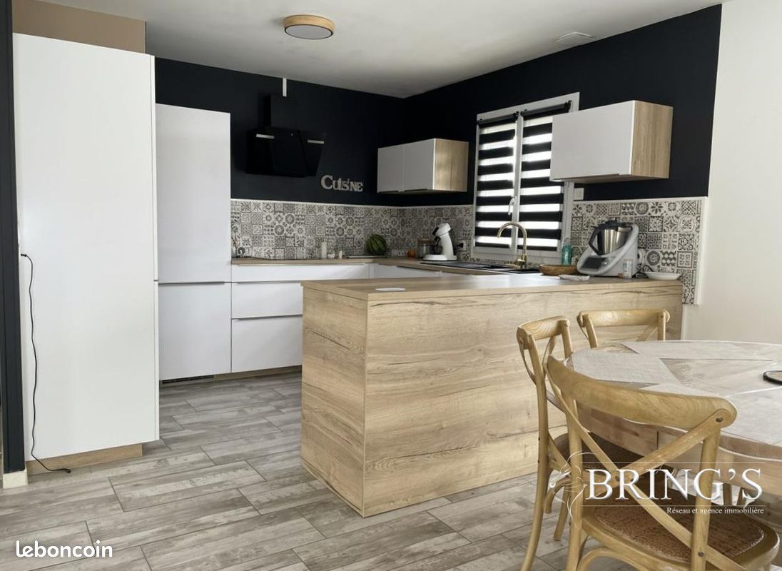 Maison 6 pièces 112 m² · à Condé-sur-Sarthe · 112 m² · 222 000 €