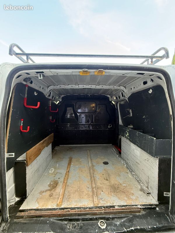 Ford t.connect connect 200c 1.8 tdci 110 2010 (image 9)