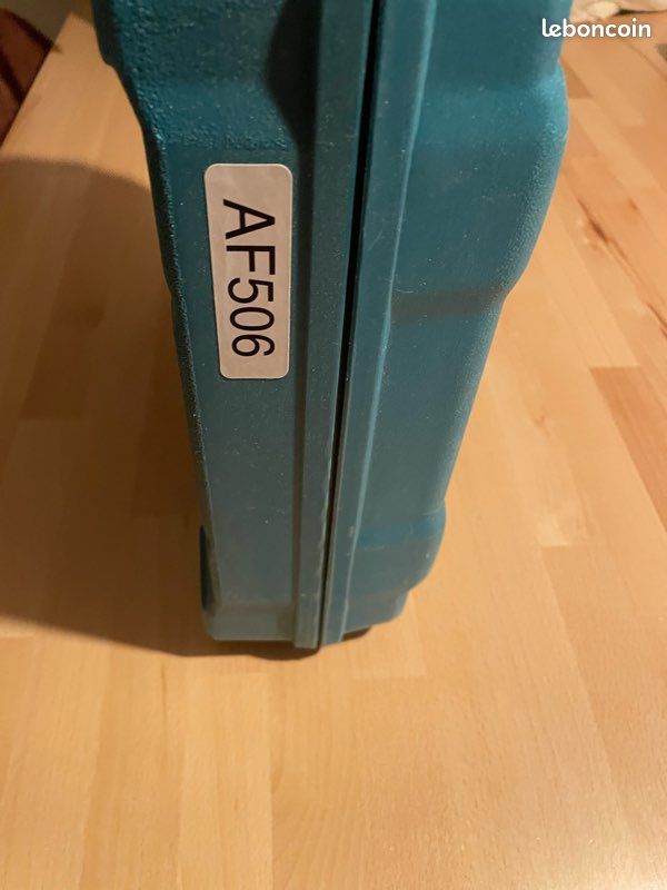 Cloueur Pneumatique Makita AF506 – 18 Ga – 15-50mm – 8,3 Bar – Neuf
