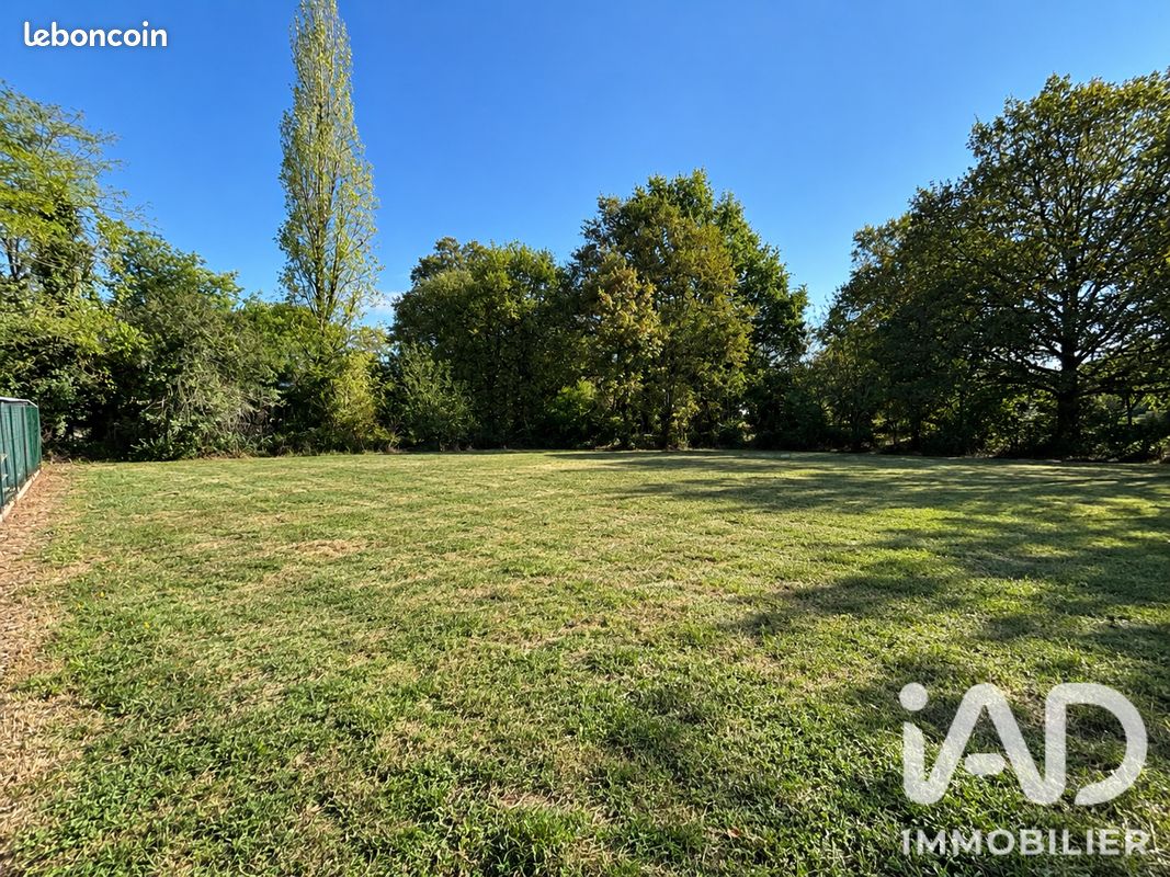 Terrain 2491 m² · à Montpon-Ménestérol · 2 491 m² · 40 000 €