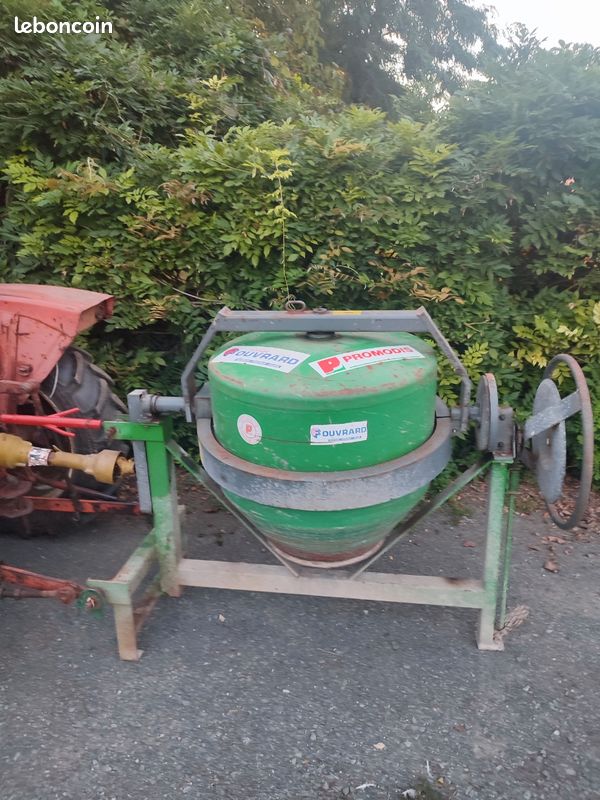 Bétonnière trois points derrière tracteur (image 3)