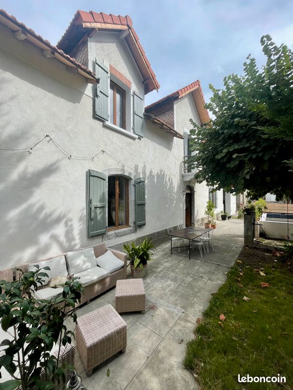 Maison 5 pièces 230 m² · à Vic-en-Bigorre · 230 m² · 233 700 €