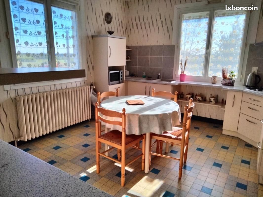 Maison 6 pièces 140 m² - Neuville-de-Poitou 86170 (image principale 3)