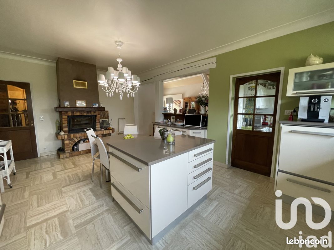 Propriété 7 pièces 274 m² - Horsarrieu 40700 (image principale 9)